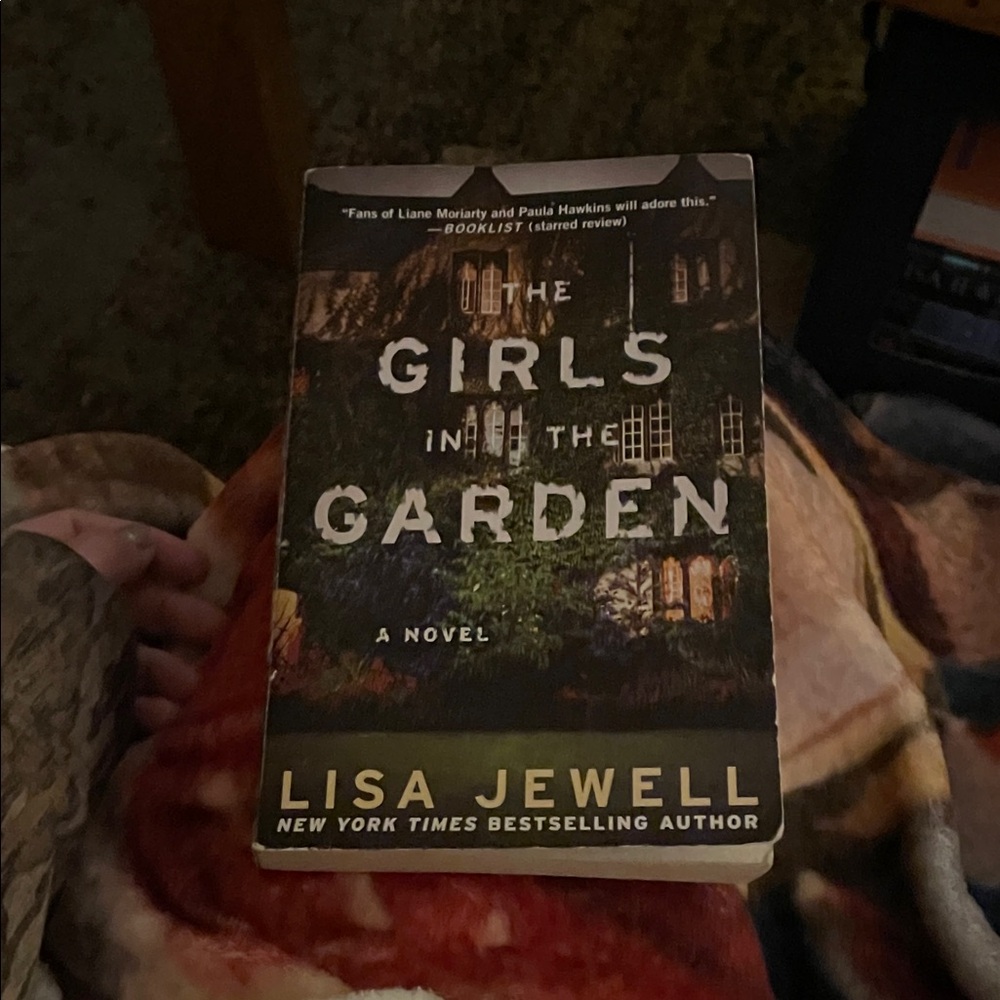 The Girls in the Garden by Lisa Jewell
